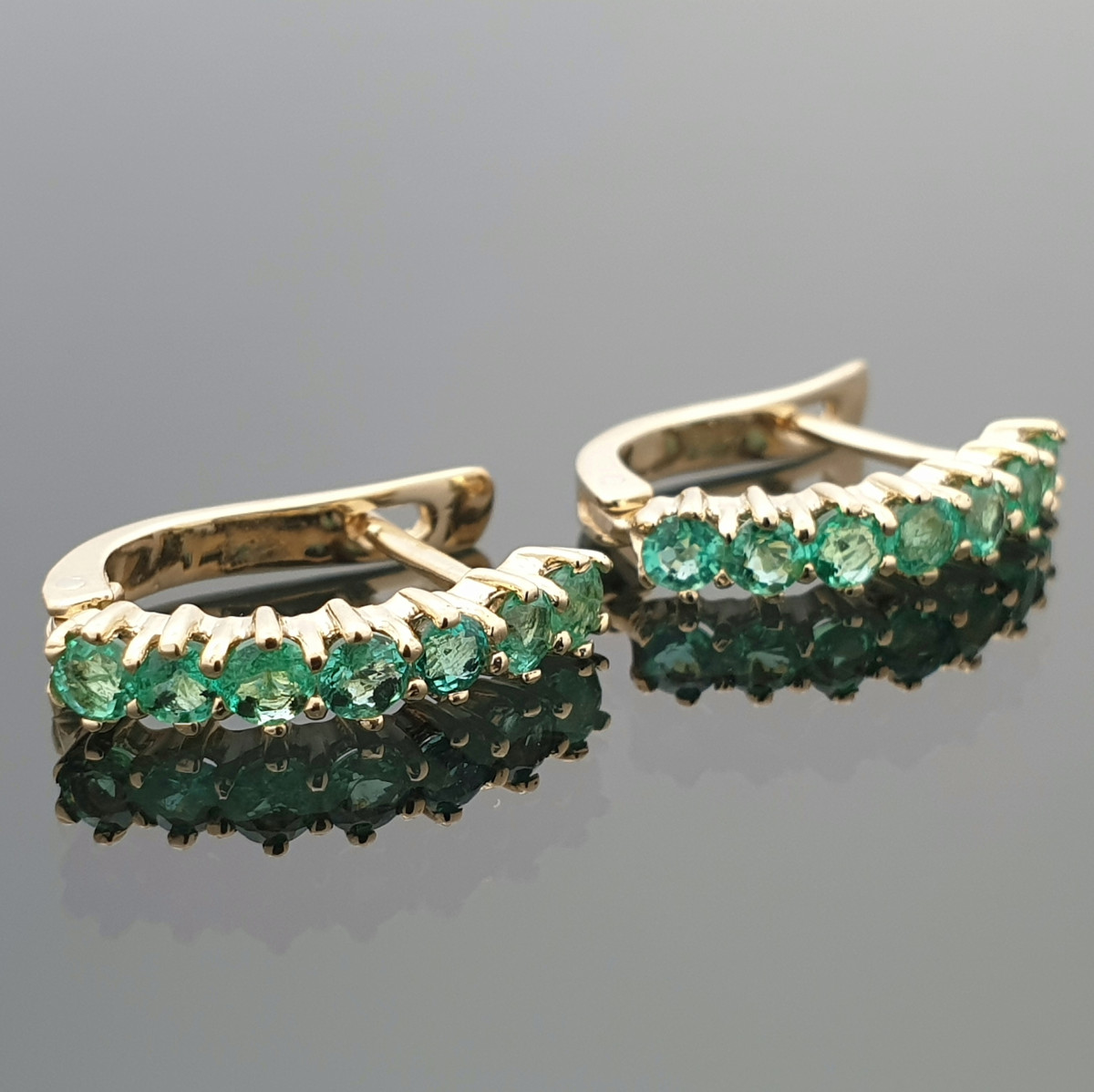 Auksiniai auskarai su smaragdais (226)